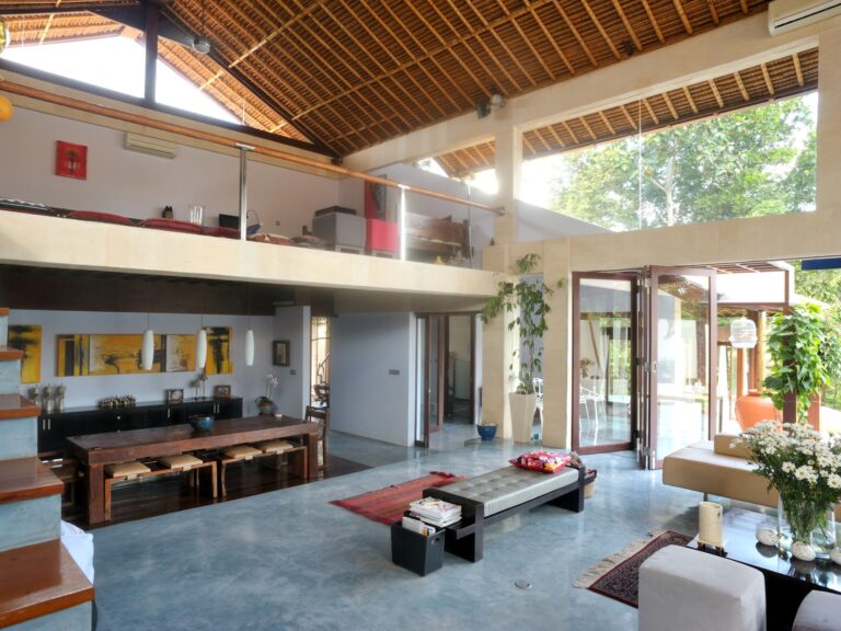Securefold - P C Henderson your-showhome.com