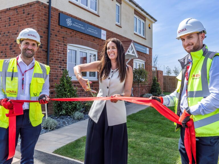 Lovell site manager, Brian Sheerin, regional managing director, Beth Bundonis, and build manager, Bob Nugent. yourshow-home.com