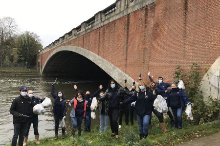 Employees from GROHE UK clear up plastic waste from the Thames for LIXIL Community Month